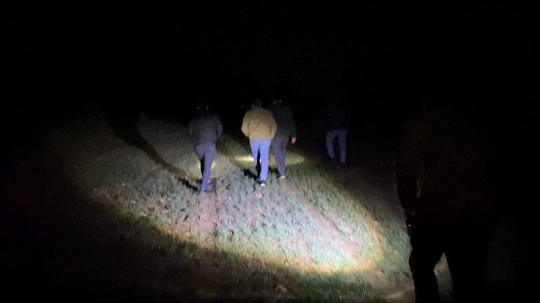 Polisin dur ihtarına uymayan sürücü, aracını bırakıp ormana kaçtı