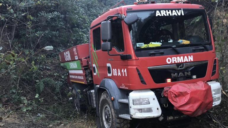 Artvin’de örtü yangını ormana yayıldı