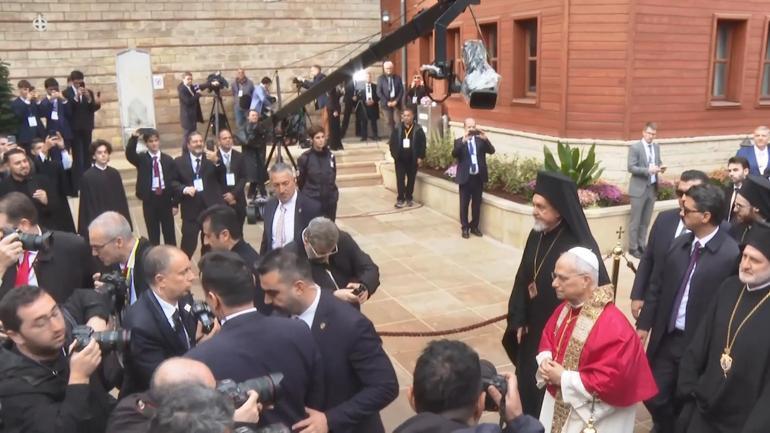 Papa 14. Leo Fener Rum Patrikhanesinde ayine katıldı