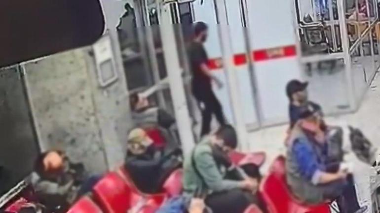 Beyoğlunda hastanede cep telefonu hırsızlığı kamerada