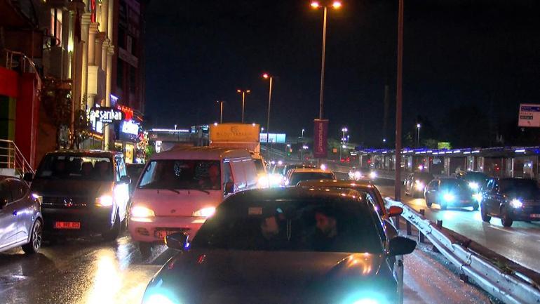 Küçükçekmecede zincirleme kaza: 3 yaralı