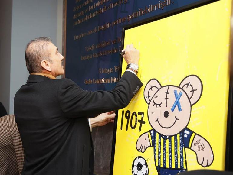 Fenerbahçe’nin efsane futbolcuları derbi öncesi bir araya geldi