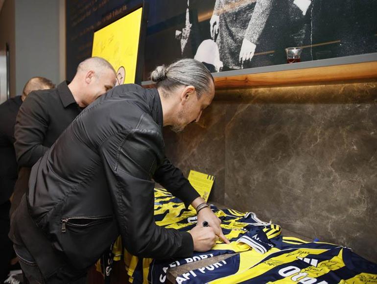 Fenerbahçe’nin efsane futbolcuları derbi öncesi bir araya geldi