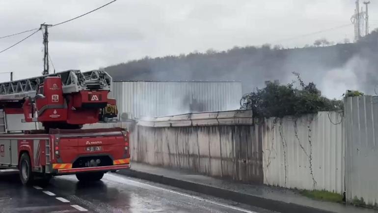 Arnavutköyde TIR tamirhanesinde çıkan yangın söndürüldü