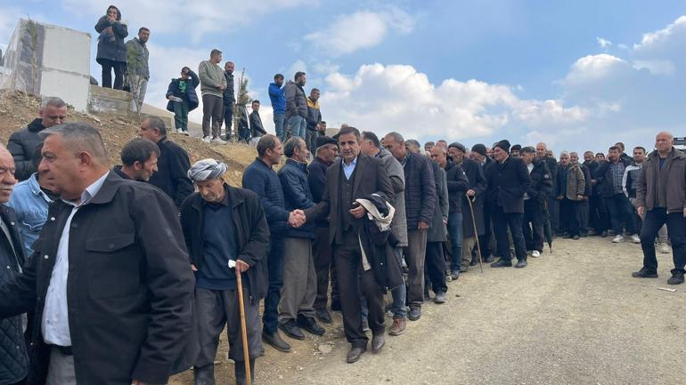Otomobilin baraj gölüne yuvarlandığı kazada ölen Furkan ve Rojhat toprağa verildi