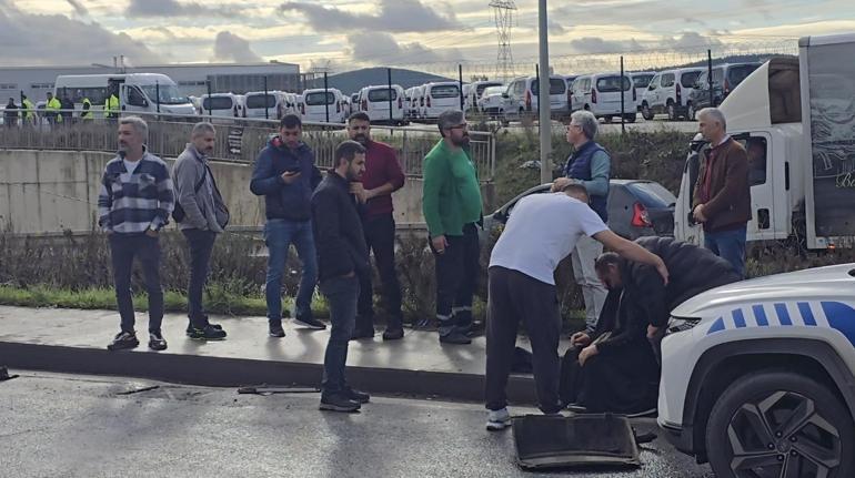 Sancaktepe’de kayganlaşan yolda kamyonet hafriyat kamyonuna çarptı: 1 ölü