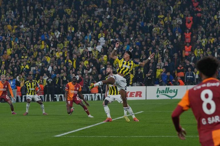 Dev derbide ilk yarı: Galatasaray üstün
