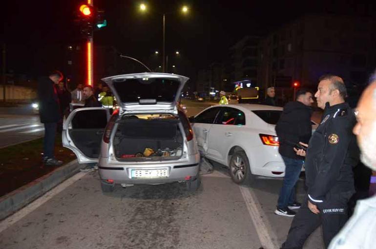 Dur ihtarına uymadı, takip sırasında emniyet müdür yardımcısının aracına çarptı