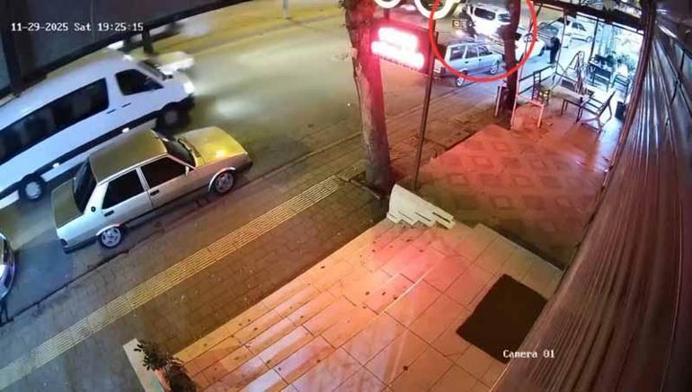 Trafik kavgasında motokurye, bıçaklanarak yaralandı; olay anı kamerada