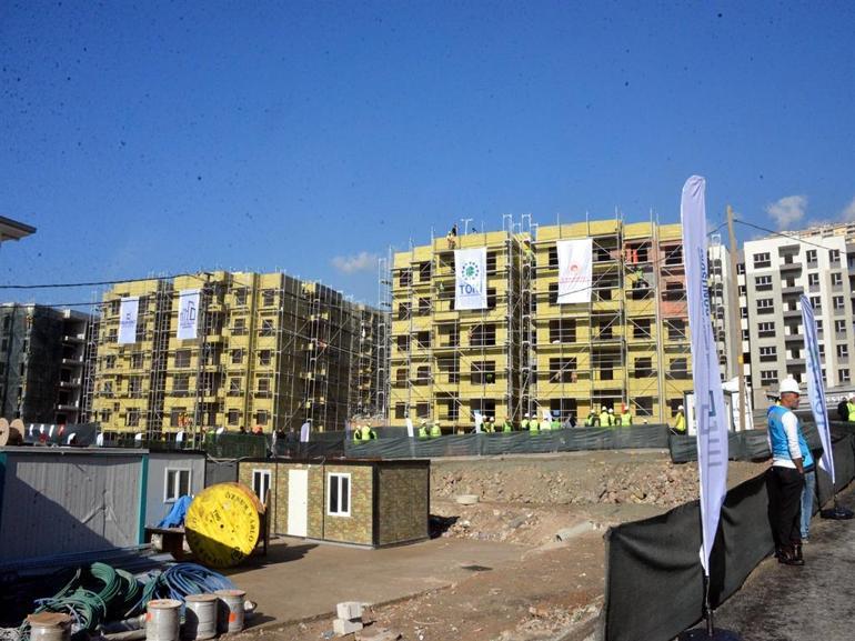 Bakan Kurum: 11 ilimizin tamamında artık son tuğlalar koyuluyor