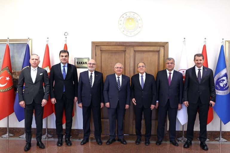 Bakan Güler, yaş haddinden emekli olan Şuay Alpayı kabul etti