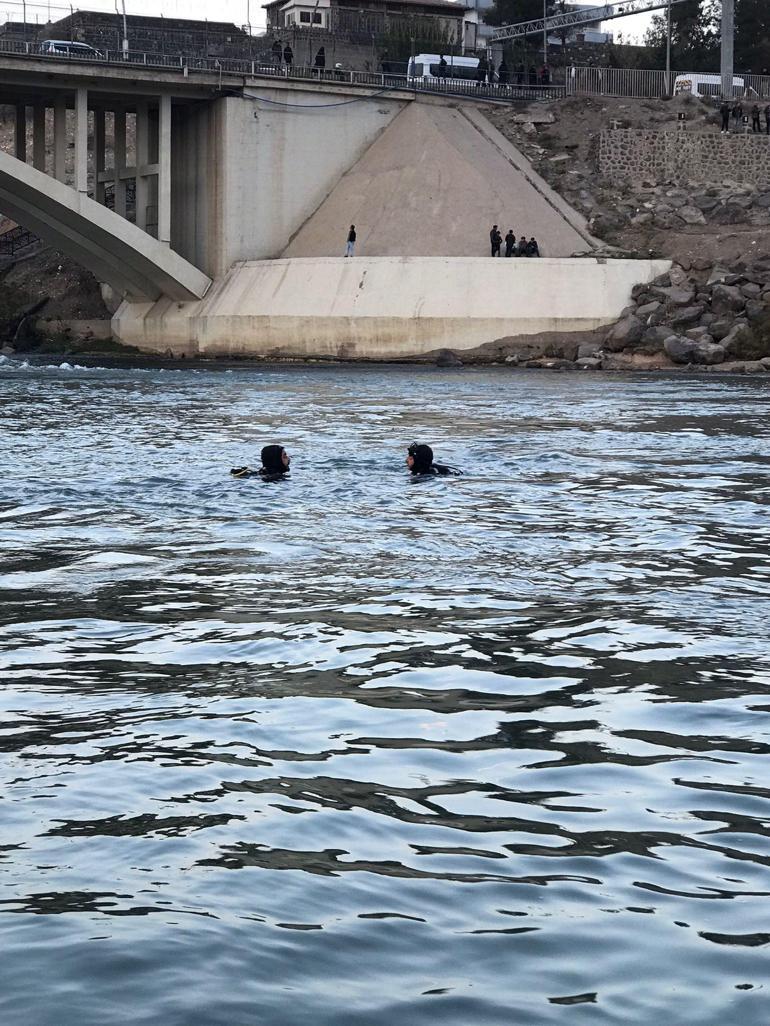 Terliğini almak isterken Dicle Nehri’ne düşen Ahmet’i arama çalışması başlatıldı
