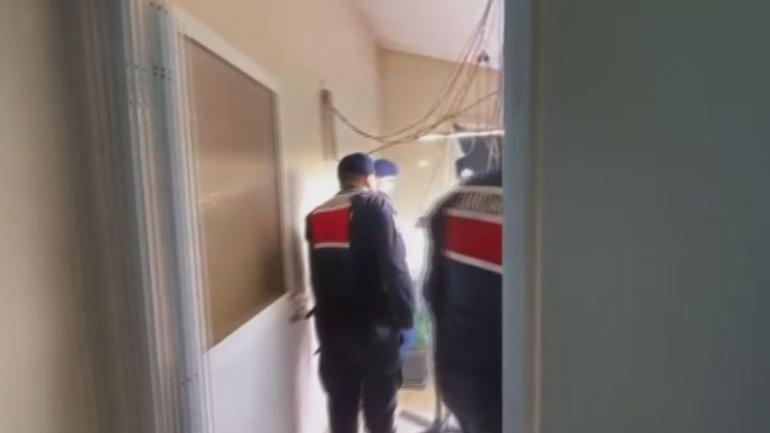 Arnavutköyde 580 gündür aranan şüpheli evinde uyuşturucu madde yetiştirirken yakalandı