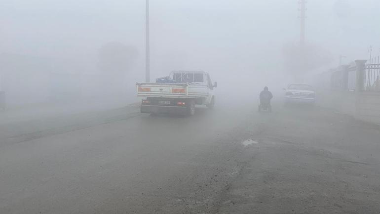 Iğdırda sis etkili oldu