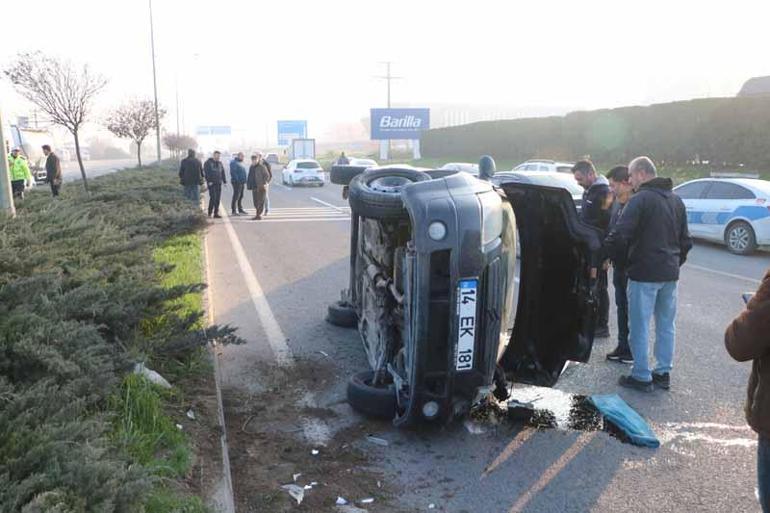 Sürücüsünün makas attığı aracın çarptığı otomobil devrildi; kaza kamerada