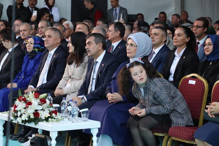 Emine Erdoğan Zonguldakta özel eğitim merkezi kampüsü açılışına katıldı