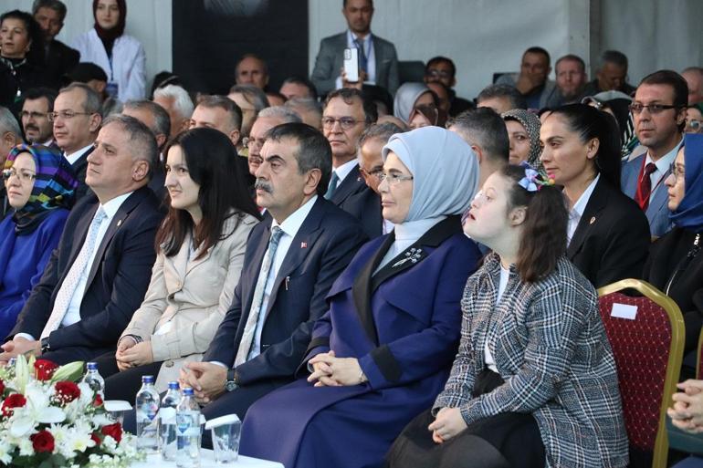 Emine Erdoğan Zonguldakta özel eğitim merkezi kampüsü açılışına katıldı