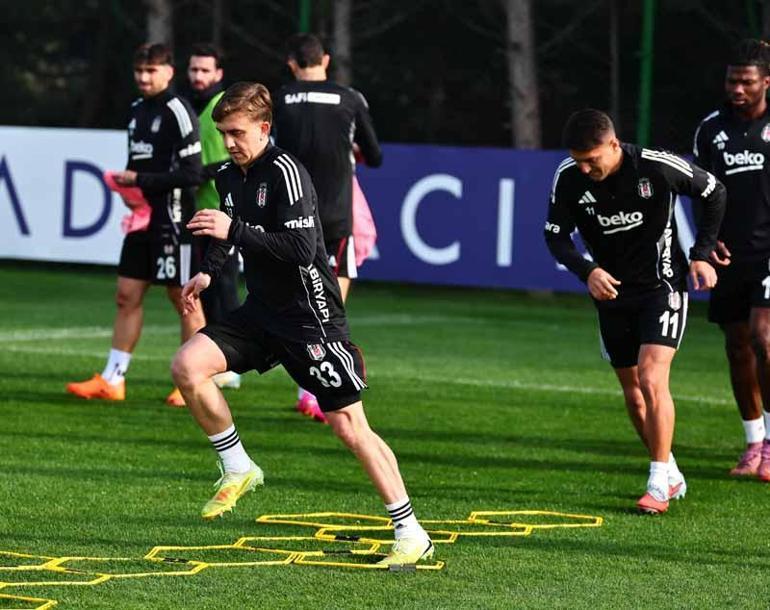 Beşiktaşta Rafa Silva takımla antrenmana çıktı