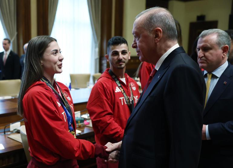 Cumhurbaşkanı Erdoğan, sporcuları kabul etti
