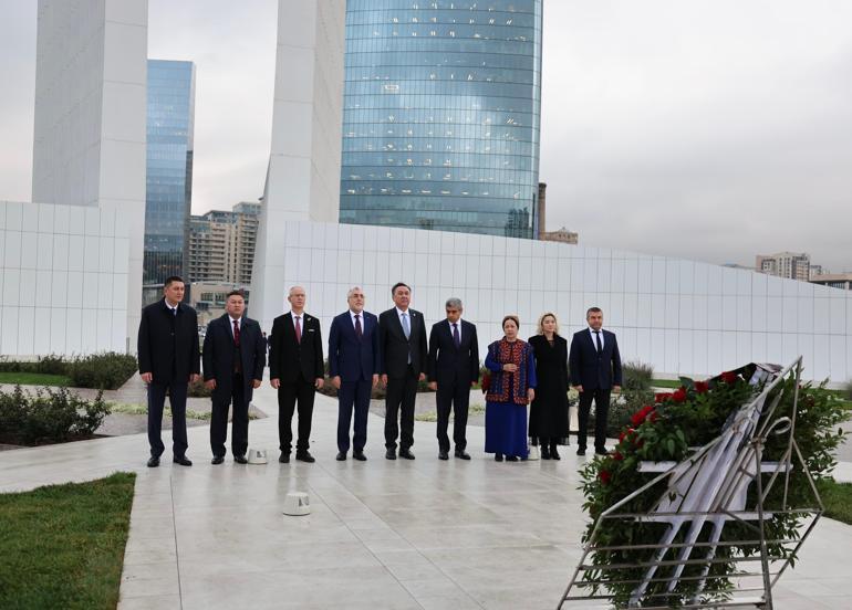 Bakan Işıkhan, Azerbaycanda