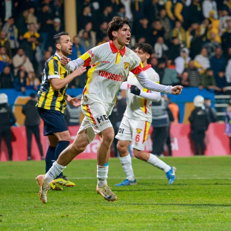 Göztepe ve Manisa FKdan 4 futbolcu gözaltında