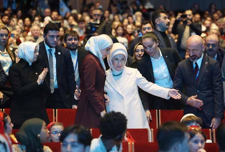 Emine Erdoğan: Gelecek nesillere adil bir dünya bırakmak boynumuzun borcu