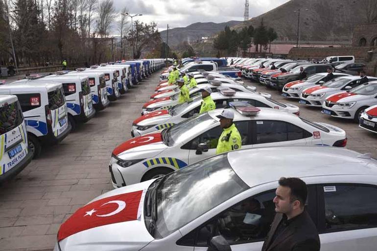 Bitlis’te Emniyet ve Jandarmaya 86 yeni araç teslim edildi