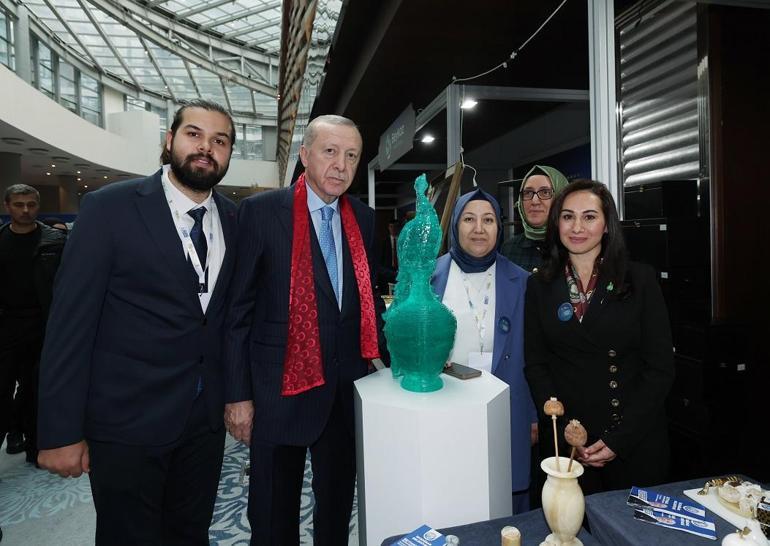 Cumhurbaşkanı Erdoğan: Kadın elinin değdiği yerde huzur ve düzen olur