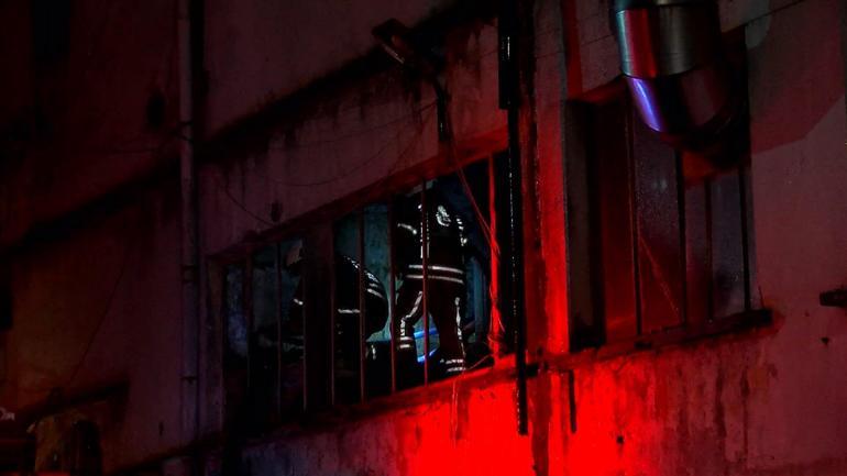 Bakırköy’de kumaş baskı fabrikasında çıkan yangın söndürüldü