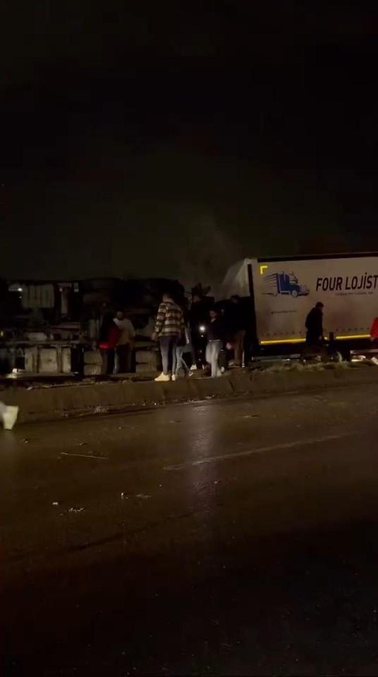 Başakşehirde zincirleme trafik kazası: 2 ölü, 5 yaralı