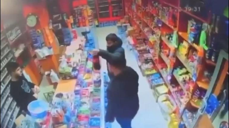 Bağcılarda emlakçı, 10 bin liralık komisyon için husumetlisinin oğlunu silahla vurdu