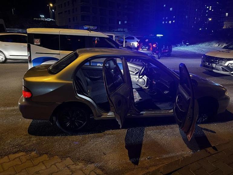 Kayseri’de ‘dur’ ihtarına uymayıp, polise çarpan otomobilin sürücüsü ve 3 arkadaşı yakalandı
