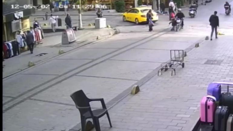 Fatihte yolun karşısına geçen çocuğa motosiklet çarpıp kaçtı; kaza kamerada
