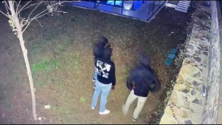 Villadan yaklaşık 12 milyonluk hırsızlık yapan şüpheliler kamerada