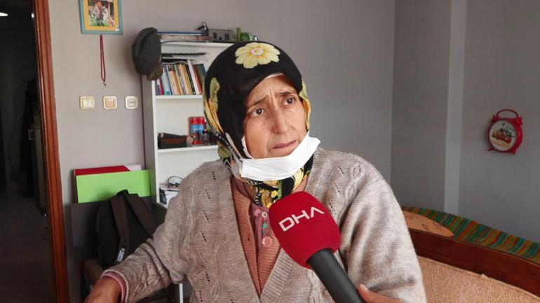 Sultangazide yıkımı yapılan binanın bitişiğindeki 5 katlı apartmanın tüm dairelerinde hasar oluştu; balkon duvarı yıkıldı