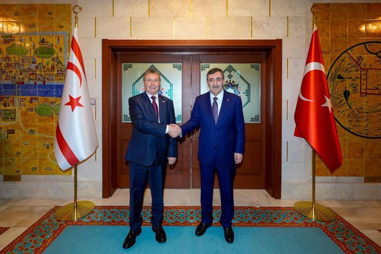 Cevdet Yılmaz, KKTC Başbakanı Üstel ile bir araya geldi