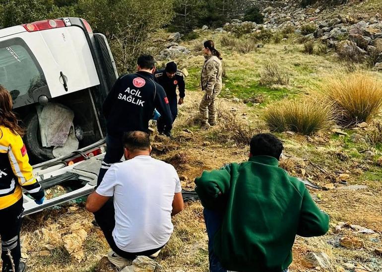 Gaziantep’te minibüs şarampole devrildi:1 ölü,3 yaralı