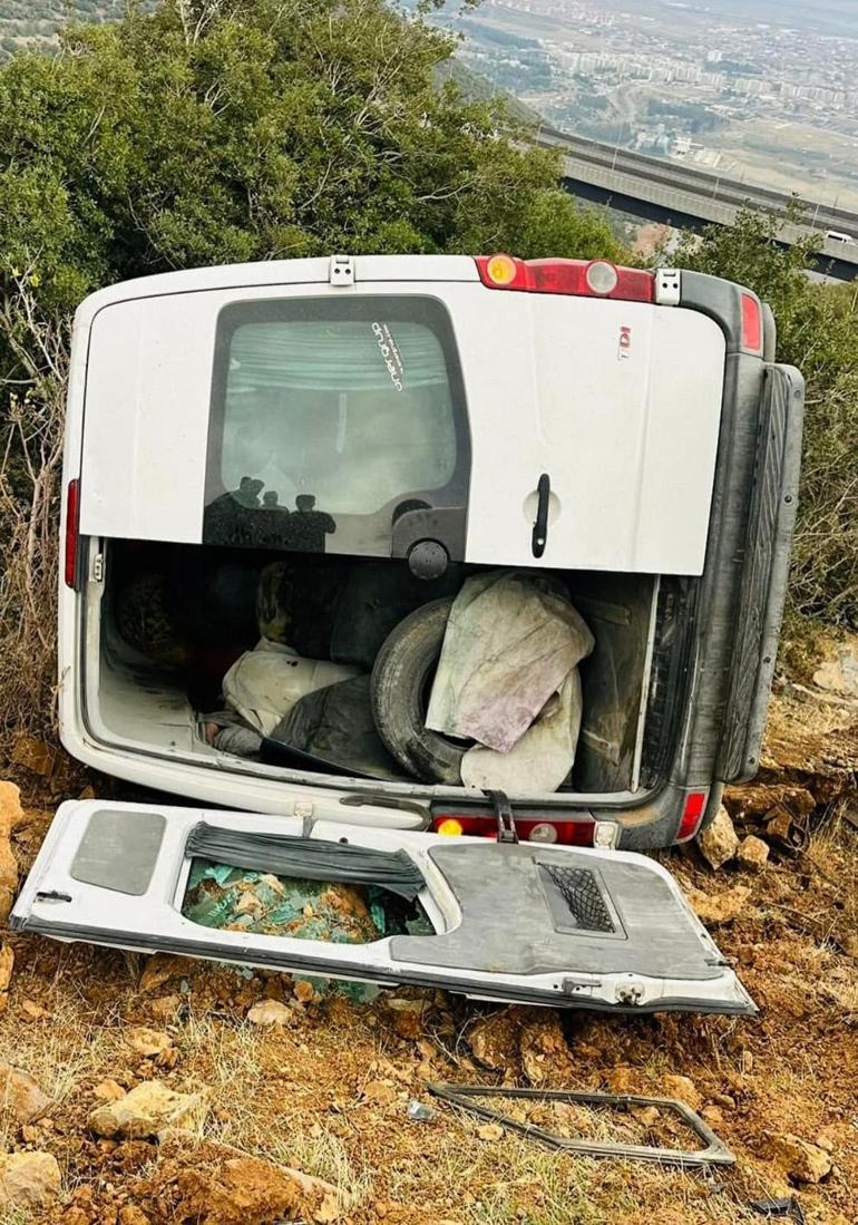 Gaziantep’te minibüs şarampole devrildi:1 ölü,3 yaralı
