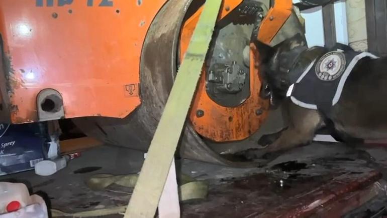 TIRa yüklü asfalt silindir makinesine gizlenmiş 102 kilo metamfetamin ele geçirildi