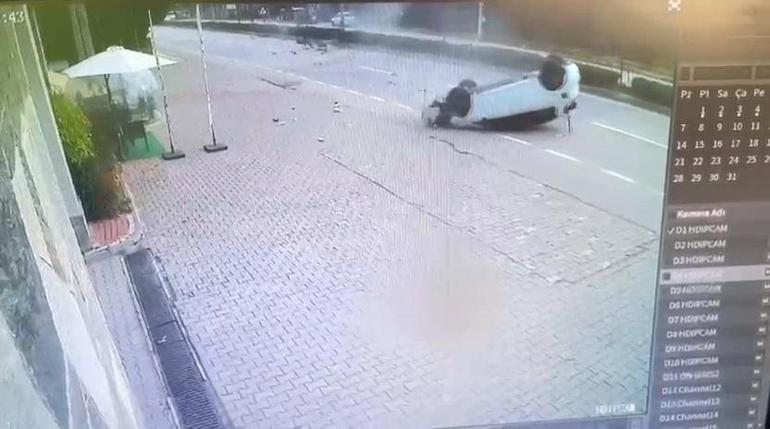 Otomobilin refüje çarpıp takla attığı kaza kamerada