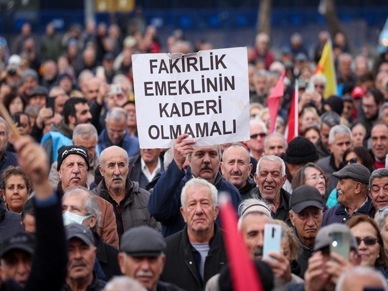 Özgür Özel: Meclis meydanlardır