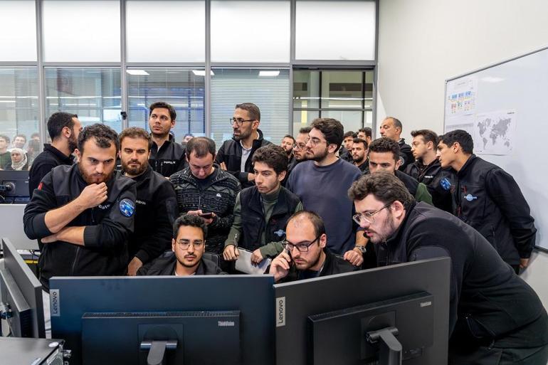 Ferganiden tarihi adım: Dünya tarihinde ilk kez hibrit yörünge motoru uzayda ateşlendi