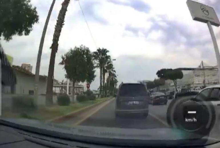 Hafif ticari araçla makas atan sürücü gözaltına alındı