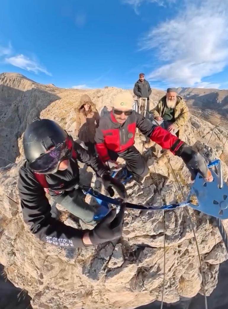 Karanlık Kanyon’da base jump atlayışı nefesleri kesti