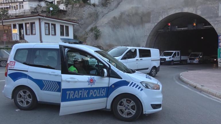 Amasya’da Ferhat Tüneli’ndeki 4 otomobilin karıştığı zincirleme kaza kamerada