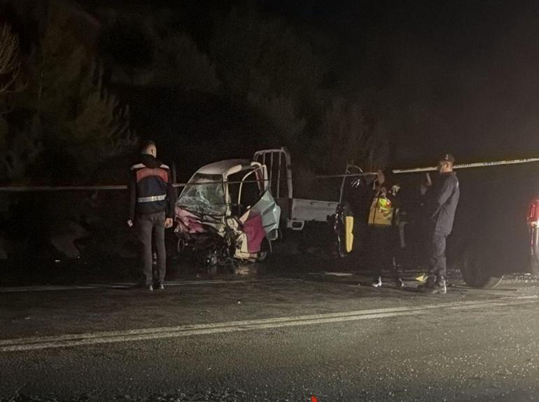 Hafif ticari araç ile kamyonet çarpıştı; 1 ölü, 5 yaralı