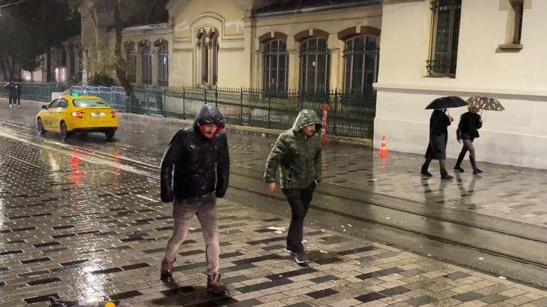 İstanbulda sağanak etkili oluyor