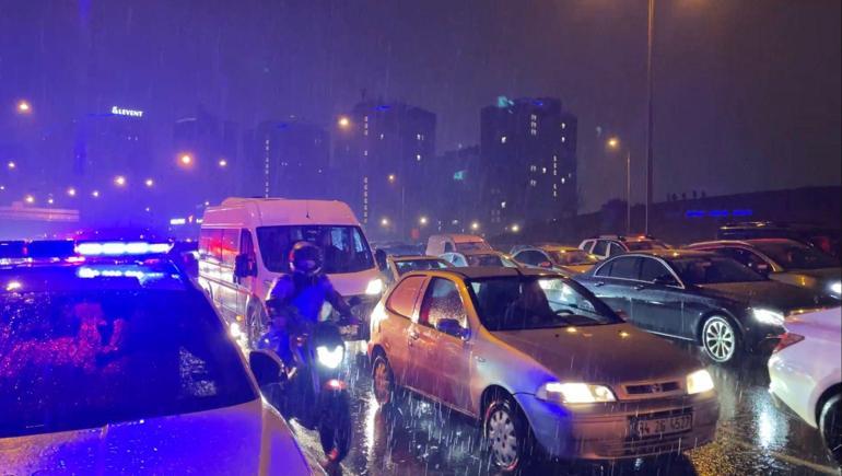 Eyüpsultan TEM Otoyolu’nda 7 aracın karıştığı zincirleme kaza: 2 yaralı