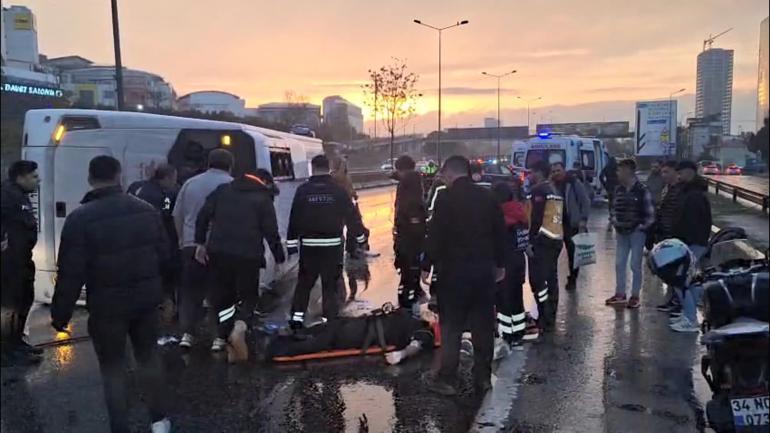 Maltepe D-100de servis minibüsü devrildi: 1i ağır 11 yaralı