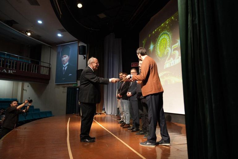 TBŞT Direklerarası Seyirci Ödülleri’nden çifte zaferle döndü